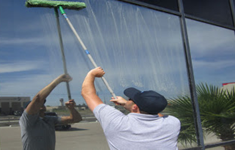 Commercial & Domestic Windows Cleaning
